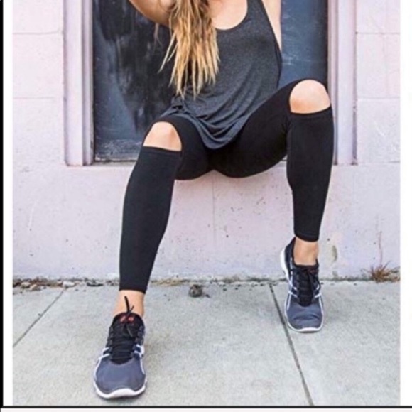 Trindy Clozet Boutique Pants - ❤️Black Knee Slit Leggings